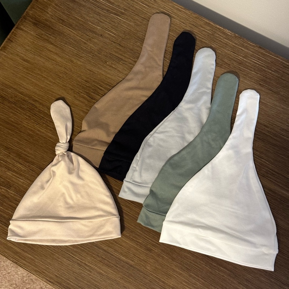 Knotted Newborn Hats Set